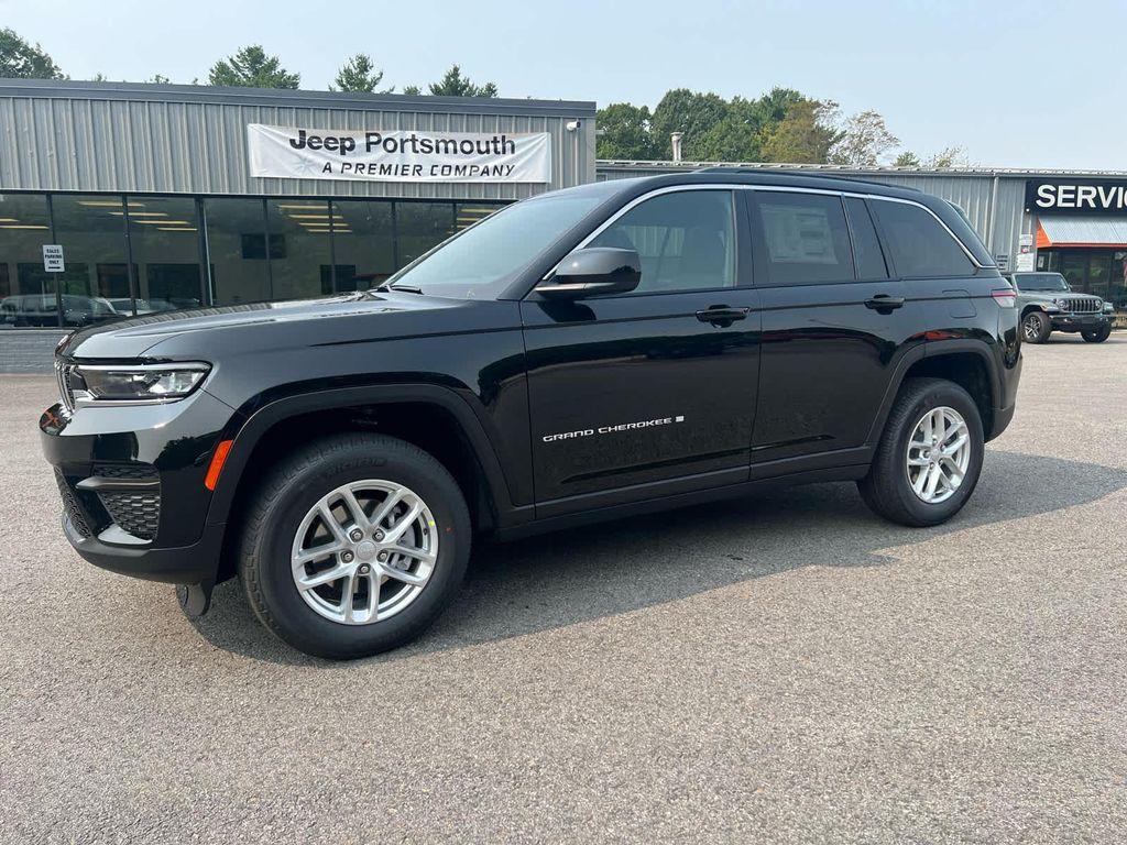 new 2025 Jeep Grand Cherokee car, priced at $37,750
