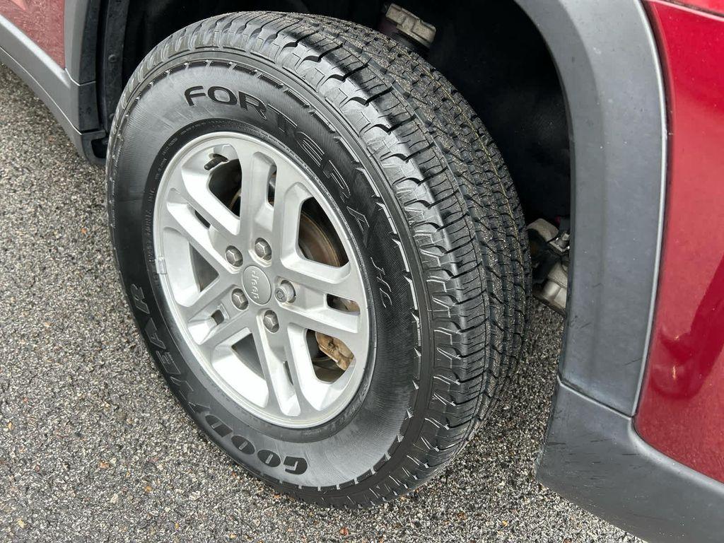 used 2022 Jeep Grand Cherokee car, priced at $26,125