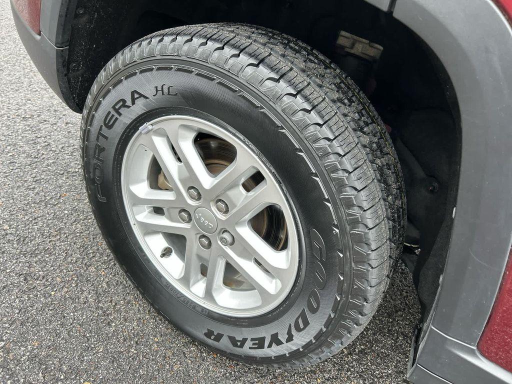 used 2022 Jeep Grand Cherokee car, priced at $26,125