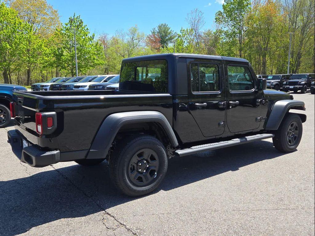new 2026 Jeep Gladiator car, priced at $40,344