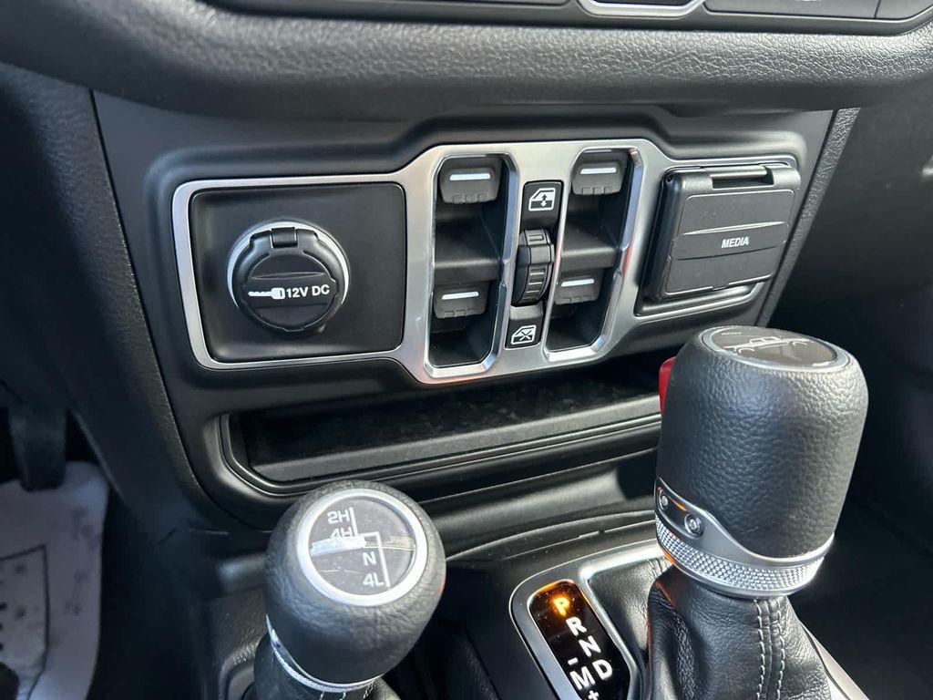 new 2026 Jeep Gladiator car, priced at $43,000