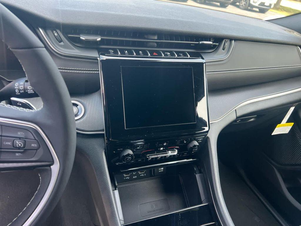 new 2025 Jeep Grand Cherokee L car, priced at $42,500