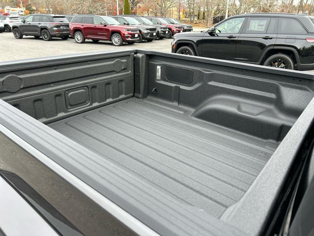 new 2026 Jeep Gladiator car, priced at $47,594