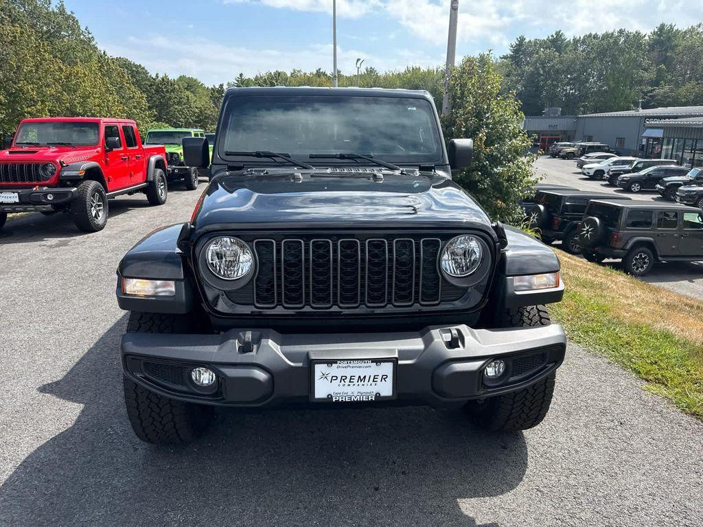 new 2025 Jeep Gladiator car, priced at $40,750