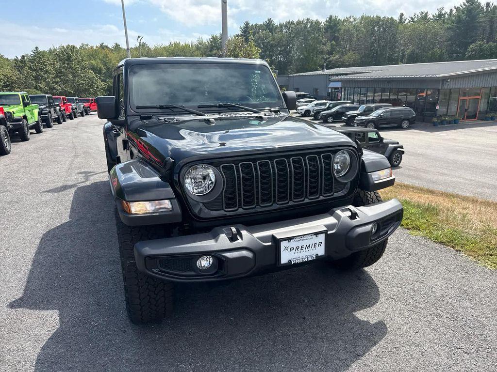 new 2025 Jeep Gladiator car, priced at $40,750