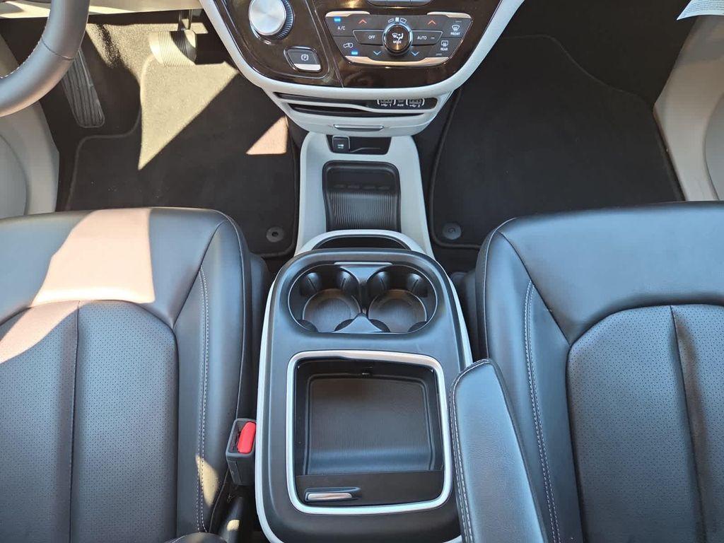 used 2023 Chrysler Pacifica Hybrid car, priced at $26,894
