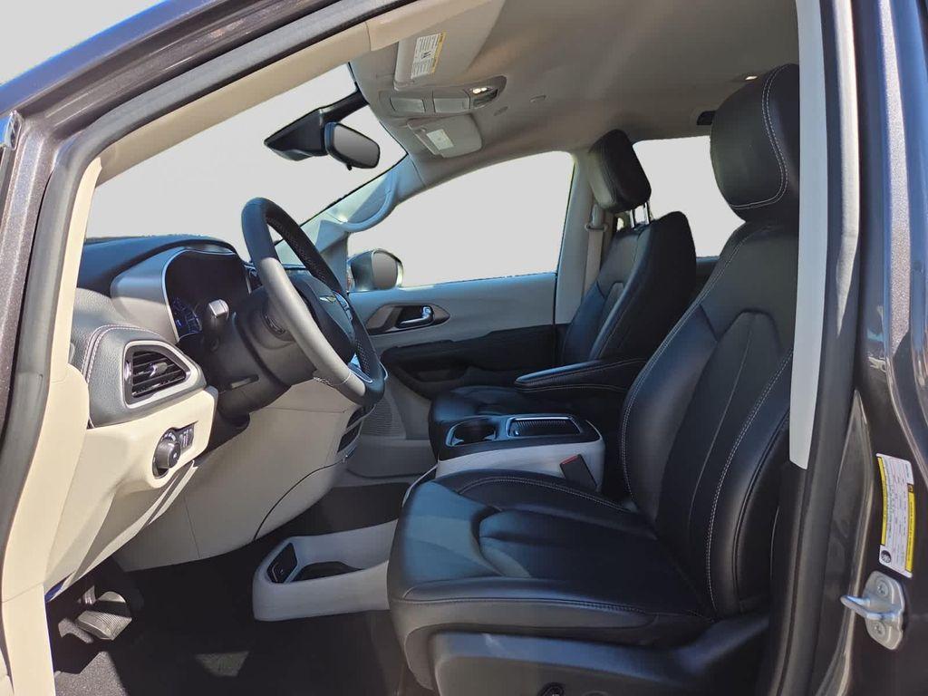 used 2023 Chrysler Pacifica Hybrid car, priced at $26,894