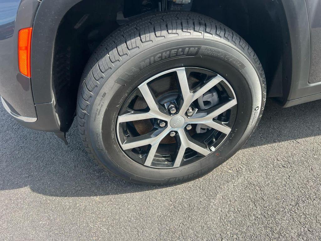 new 2025 Jeep Grand Cherokee L car, priced at $45,000