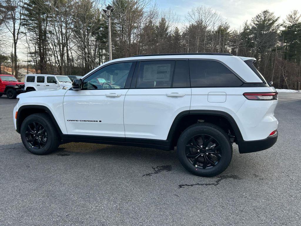 new 2026 Jeep Grand Cherokee car, priced at $45,049