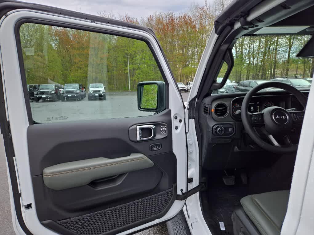 new 2026 Jeep Gladiator car, priced at $55,744