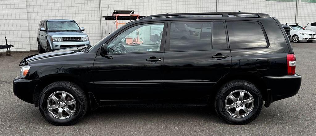 used 2004 Toyota Highlander car, priced at $5,999