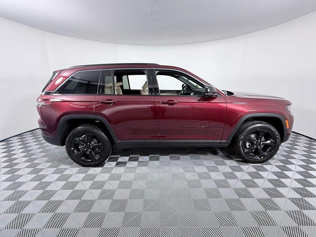 new 2026 Jeep Grand Cherokee car, priced at $41,666