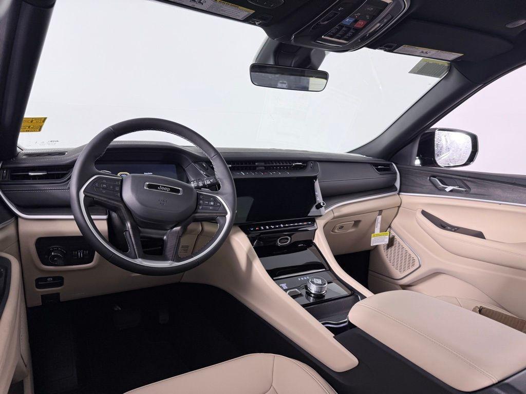 new 2026 Jeep Grand Cherokee car, priced at $41,666
