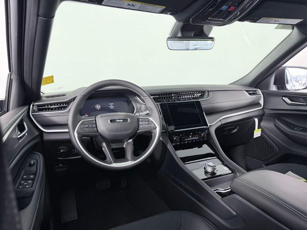 new 2025 Jeep Grand Cherokee car, priced at $34,432