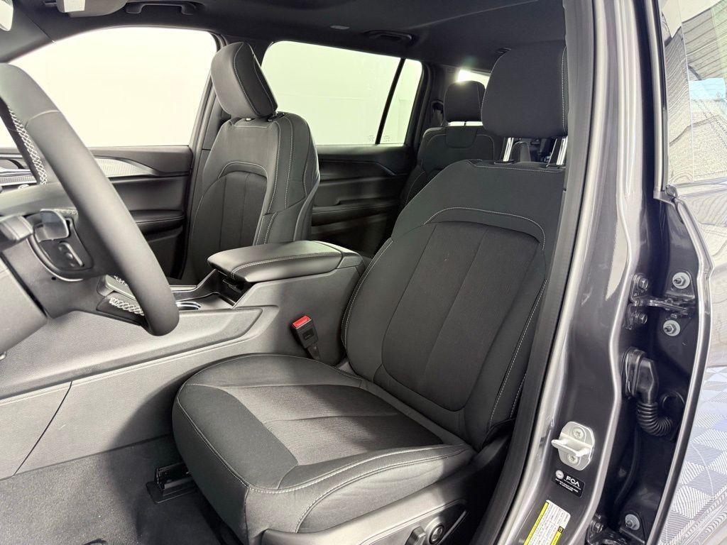 new 2025 Jeep Grand Cherokee L car, priced at $35,475