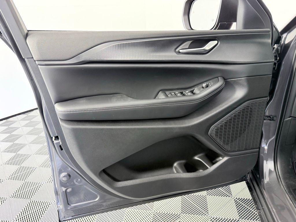 new 2025 Jeep Grand Cherokee L car, priced at $35,475