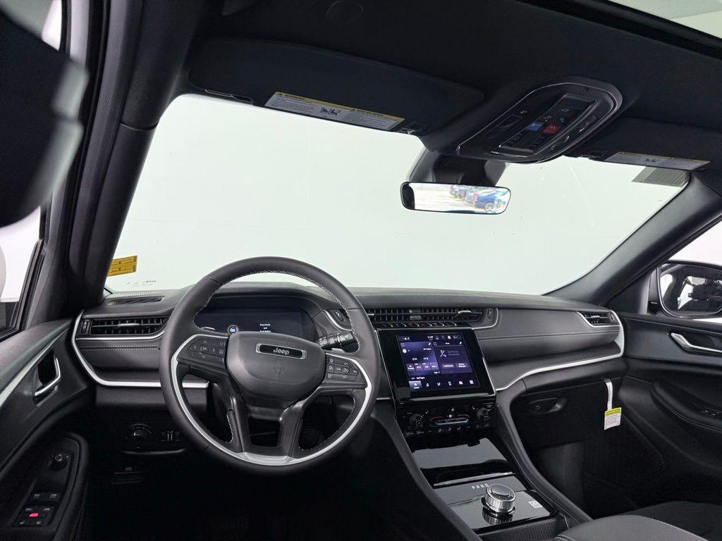 new 2026 Jeep Grand Cherokee car, priced at $35,969