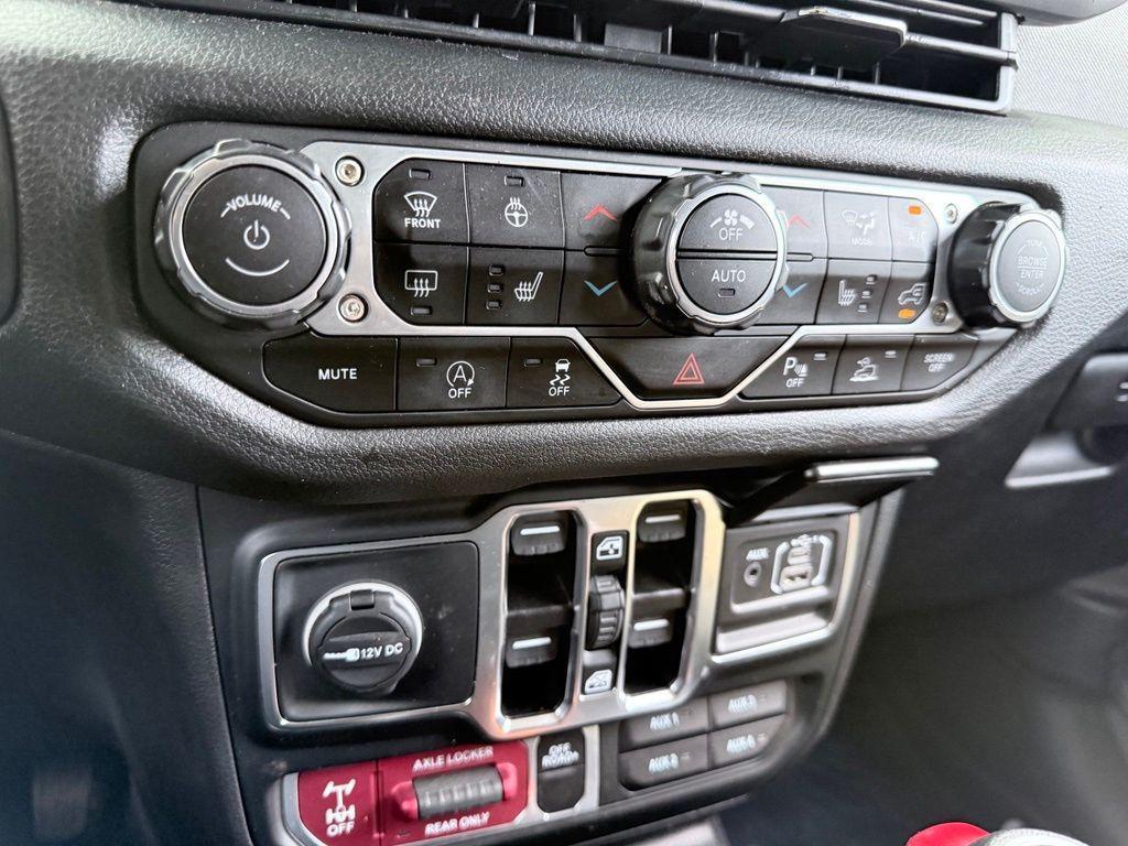 used 2024 Jeep Gladiator car, priced at $39,487