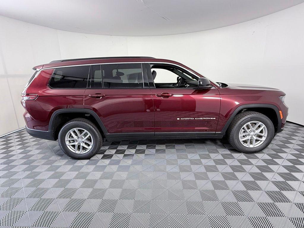 new 2026 Jeep Grand Cherokee car, priced at $33,474