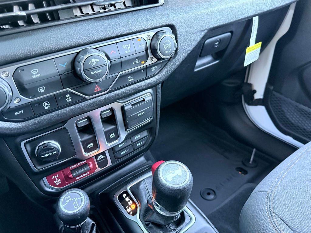 new 2026 Jeep Wrangler car, priced at $41,394