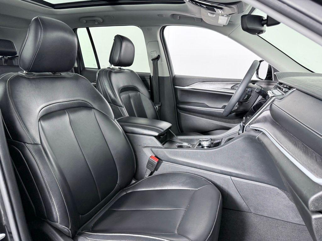 used 2023 Jeep Grand Cherokee car, priced at $24,877