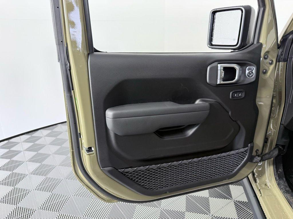 new 2026 Jeep Gladiator car, priced at $48,987