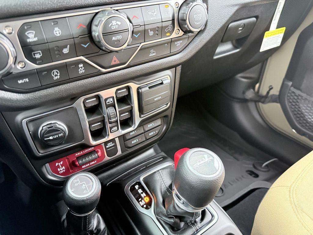 new 2026 Jeep Gladiator car, priced at $48,987