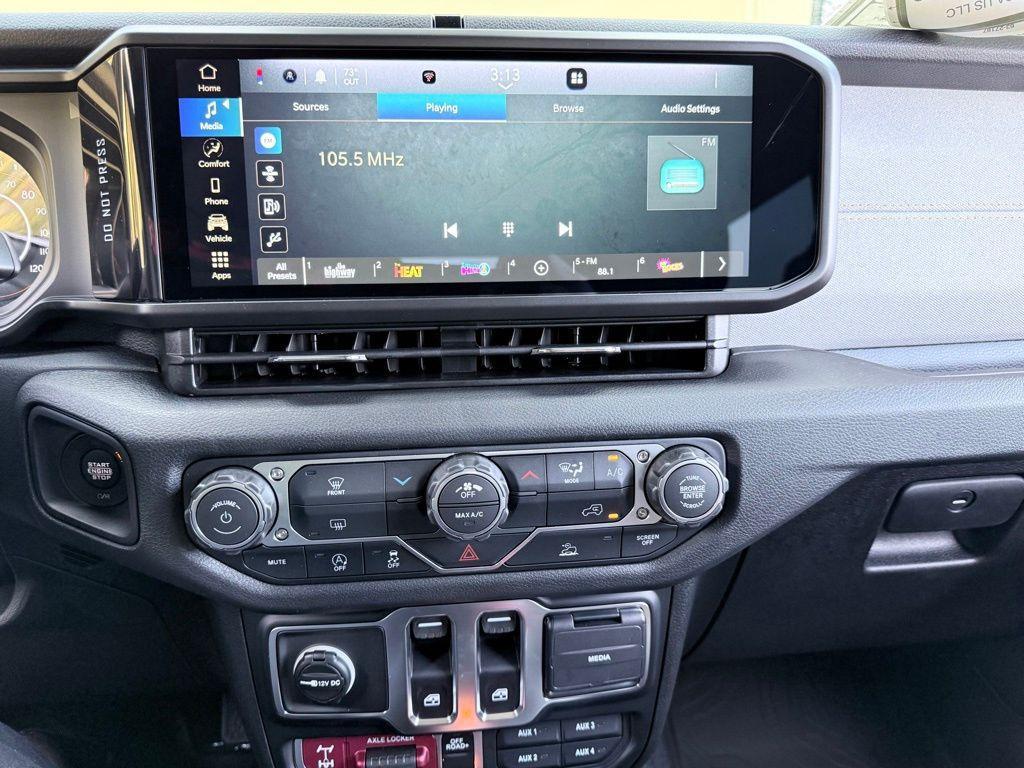 new 2026 Jeep Wrangler car, priced at $39,989