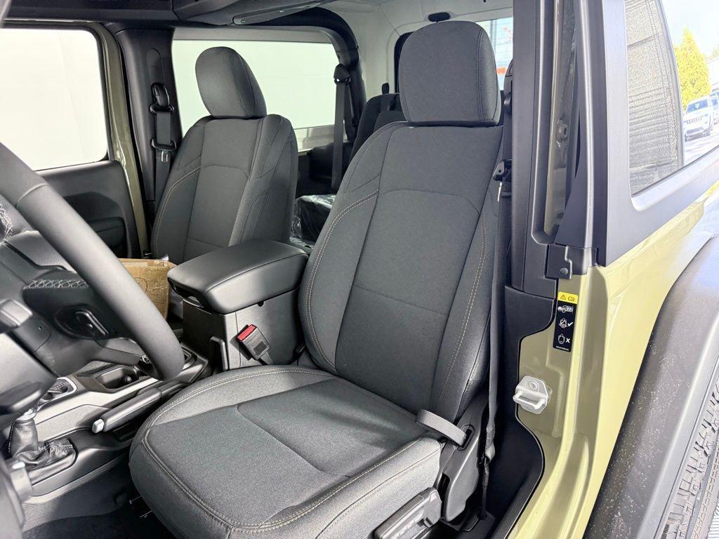 new 2026 Jeep Wrangler car, priced at $39,989