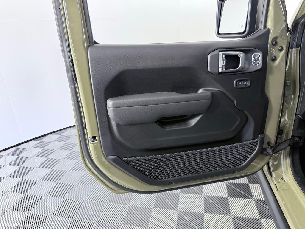 new 2026 Jeep Wrangler car, priced at $39,989