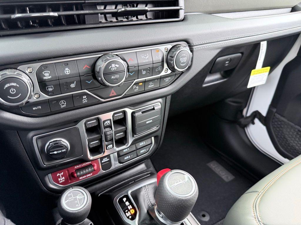 new 2026 Jeep Gladiator car, priced at $55,898