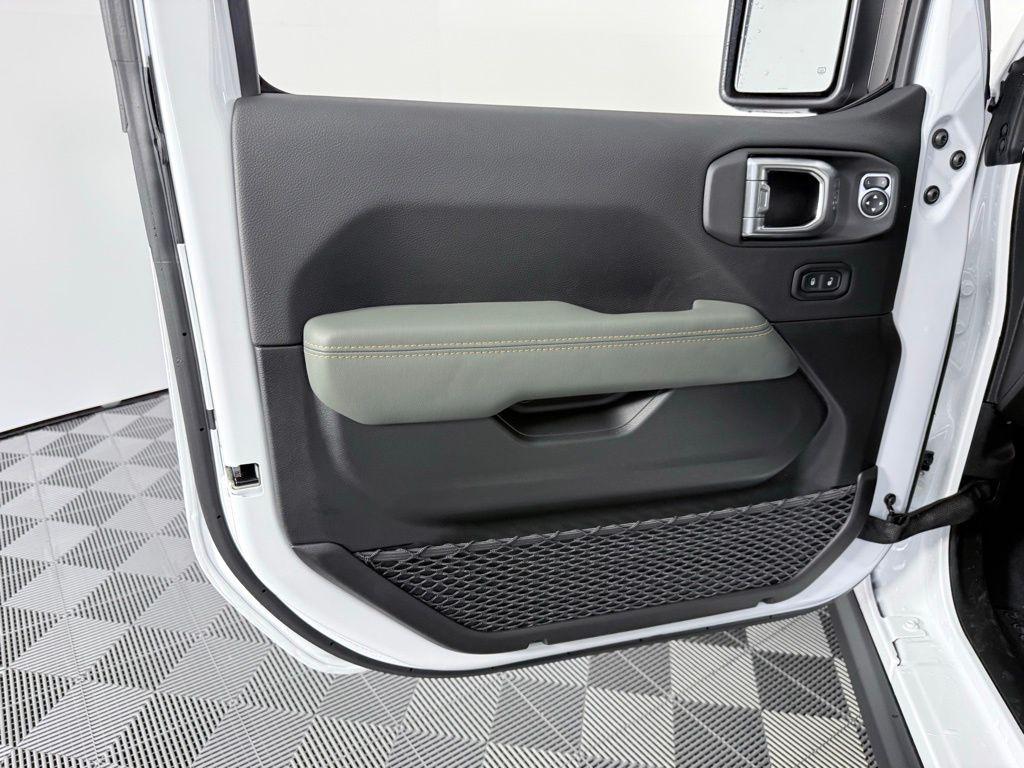 new 2026 Jeep Gladiator car, priced at $55,898