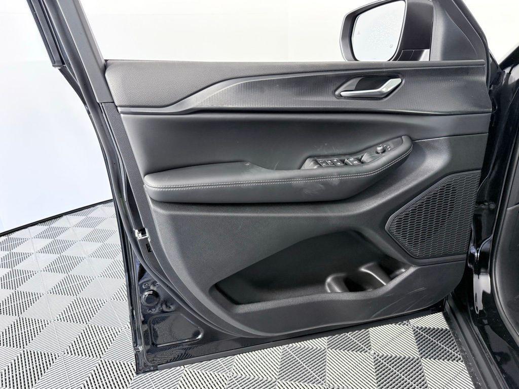 new 2025 Jeep Grand Cherokee L car, priced at $34,875