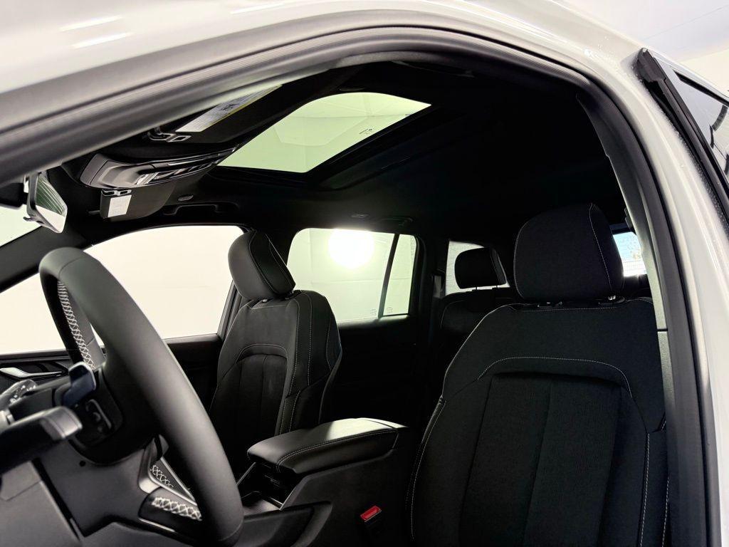 new 2025 Jeep Grand Cherokee car, priced at $31,050