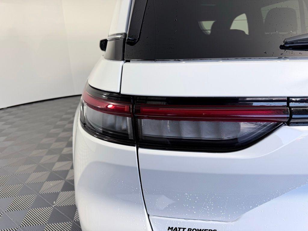 new 2025 Jeep Grand Cherokee car, priced at $31,050