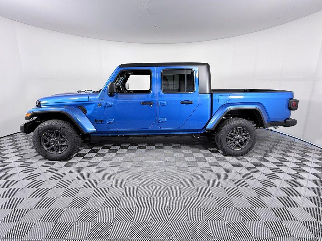new 2026 Jeep Gladiator car, priced at $44,313