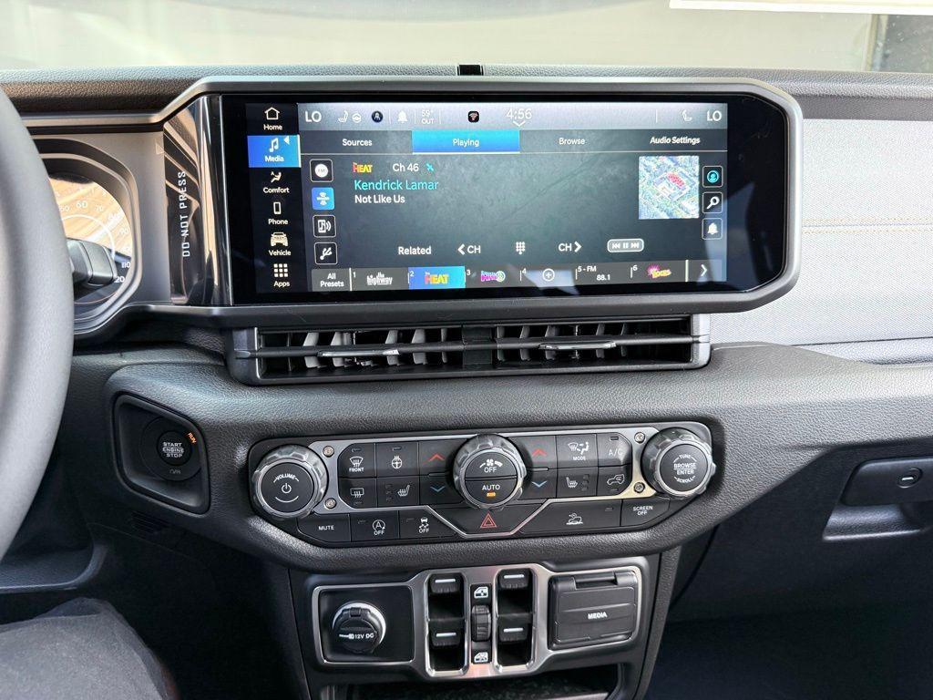 new 2026 Jeep Gladiator car, priced at $44,313