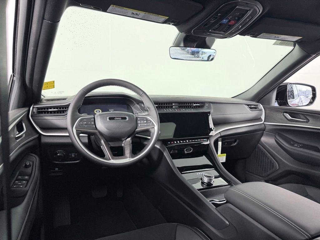 new 2026 Jeep Grand Cherokee car, priced at $38,339