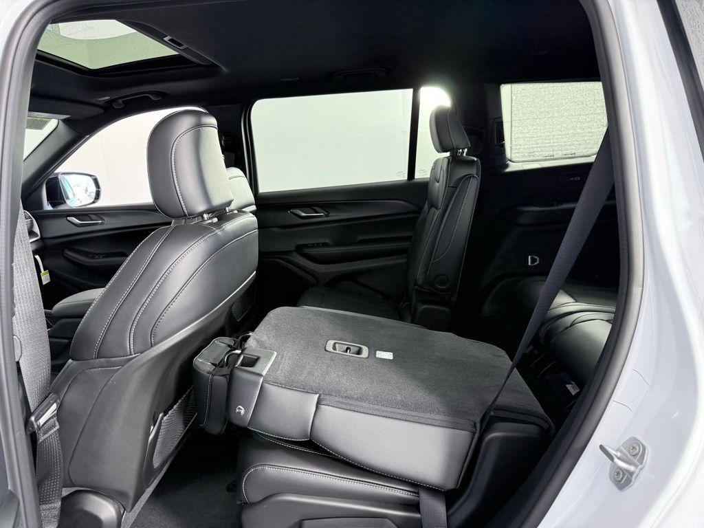 new 2025 Jeep Grand Cherokee L car, priced at $37,135