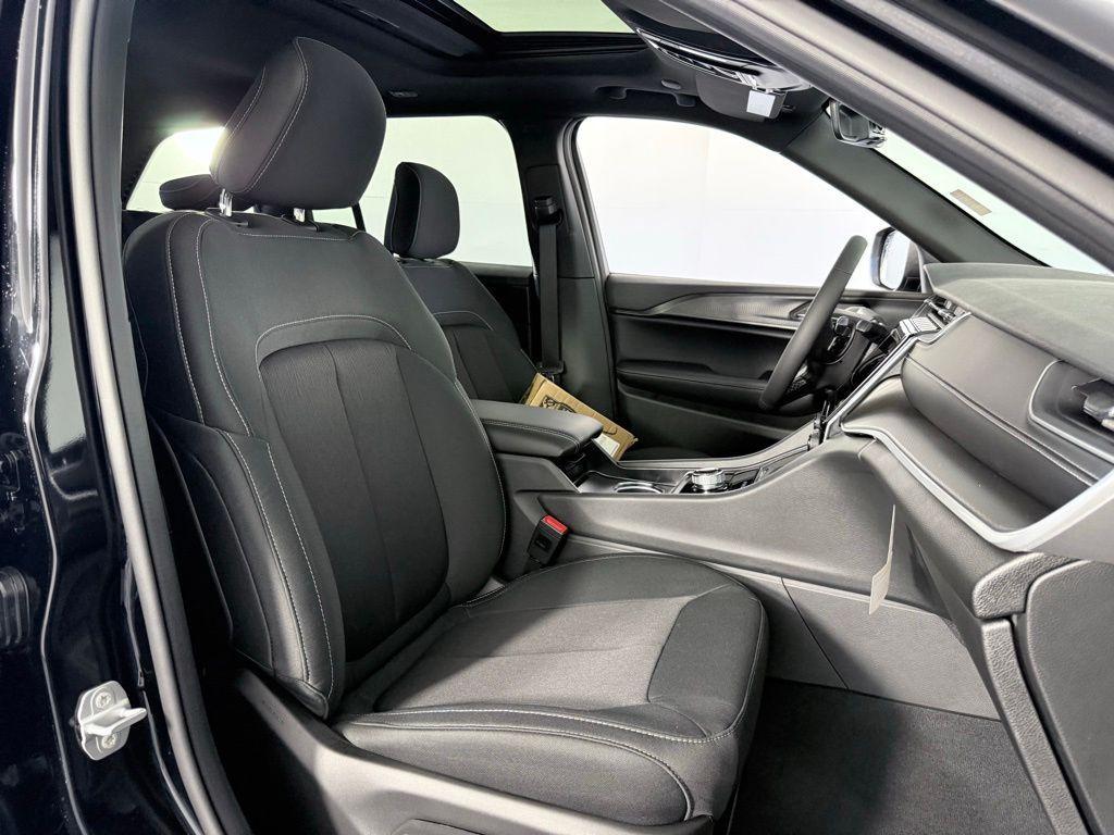 used 2026 Jeep Grand Cherokee car, priced at $35,977