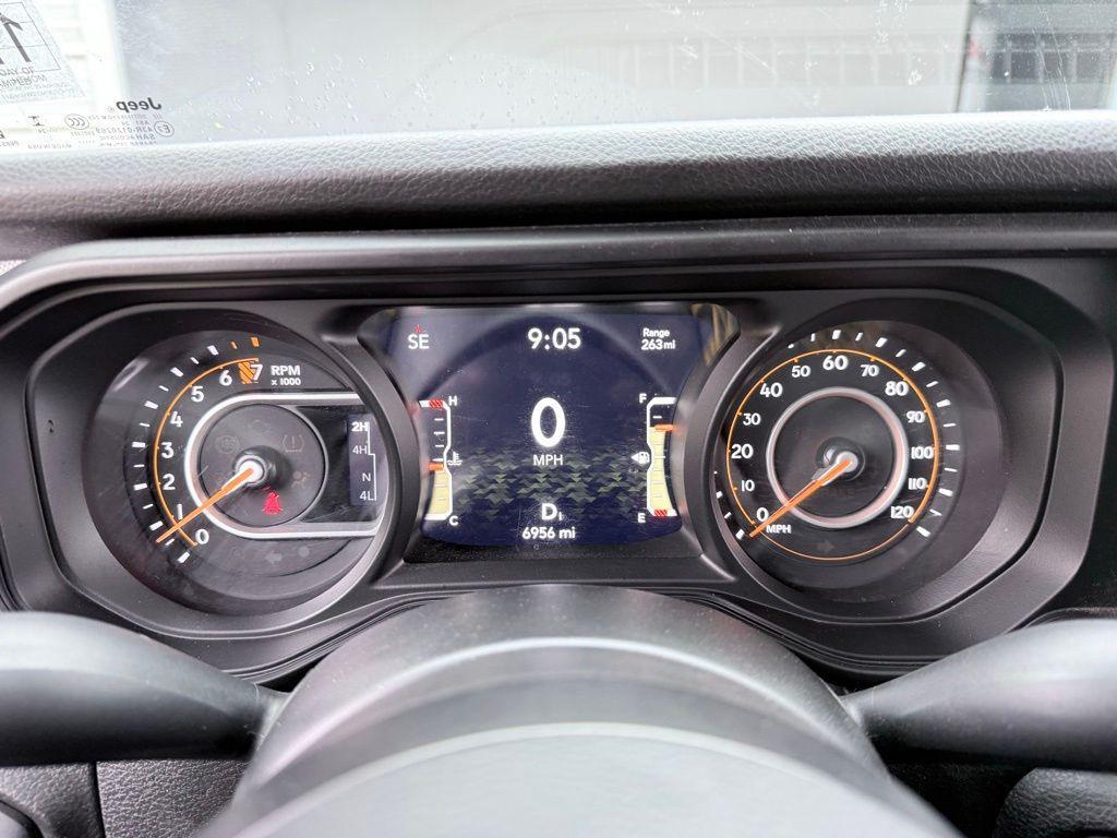 used 2024 Jeep Gladiator car, priced at $36,787