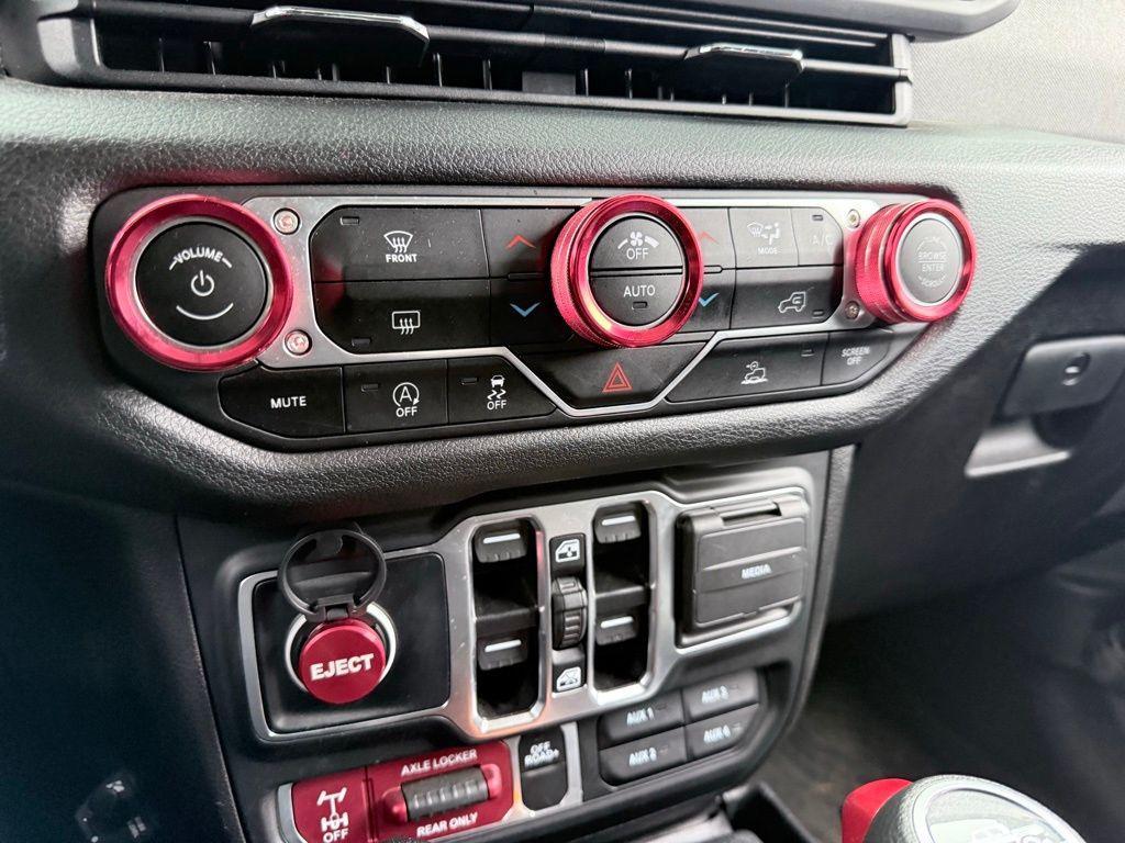 used 2024 Jeep Gladiator car, priced at $36,787