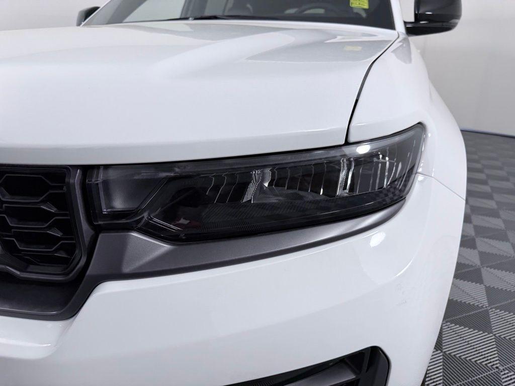 new 2026 Jeep Grand Cherokee car, priced at $43,155
