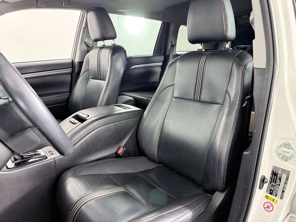 used 2019 Toyota Highlander car, priced at $14,103