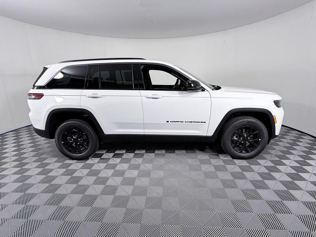 new 2026 Jeep Grand Cherokee car, priced at $37,839