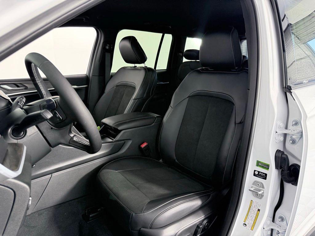 new 2026 Jeep Grand Cherokee car, priced at $37,839
