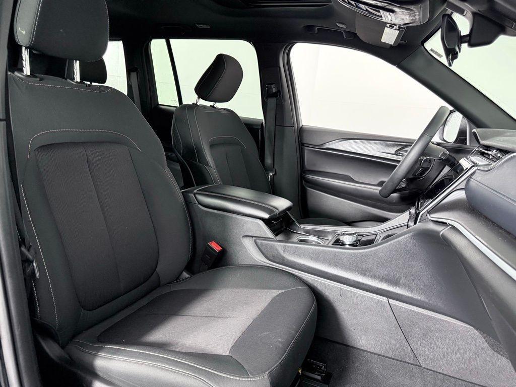 used 2025 Jeep Grand Cherokee car, priced at $33,567