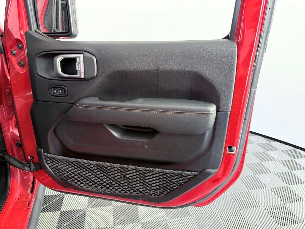 used 2021 Jeep Gladiator car, priced at $33,487