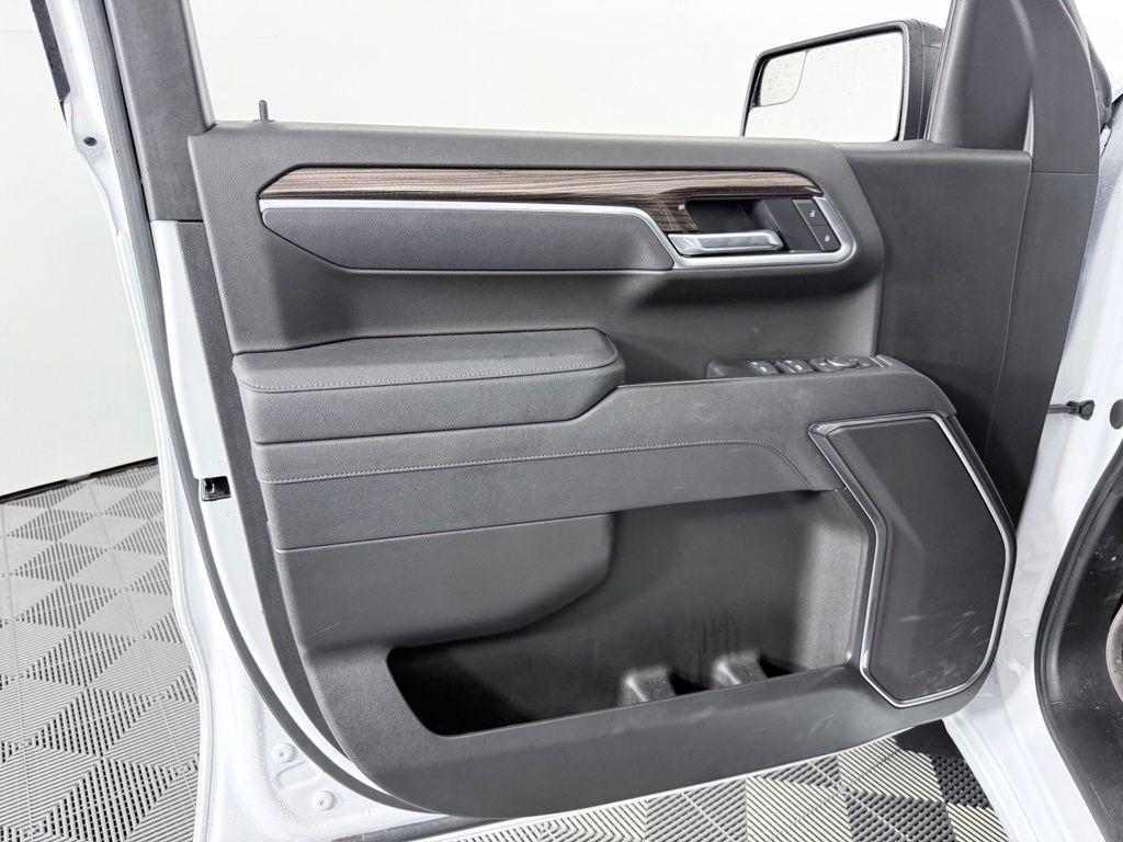 used 2025 Chevrolet Silverado 1500 car, priced at $38,487