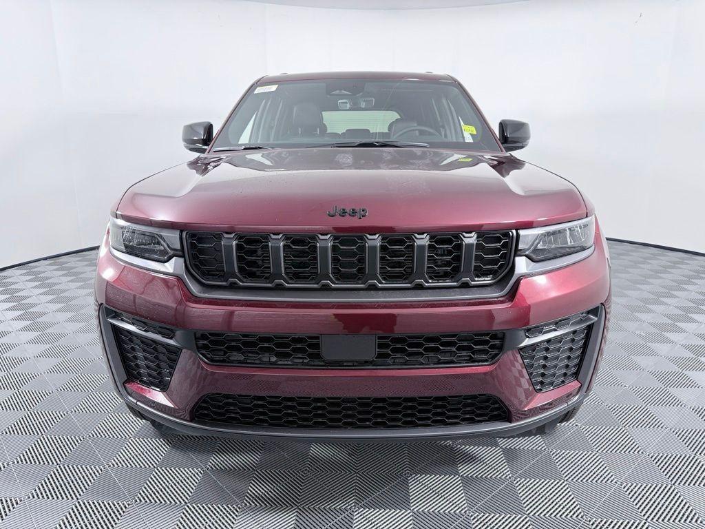 new 2026 Jeep Grand Cherokee car, priced at $43,600